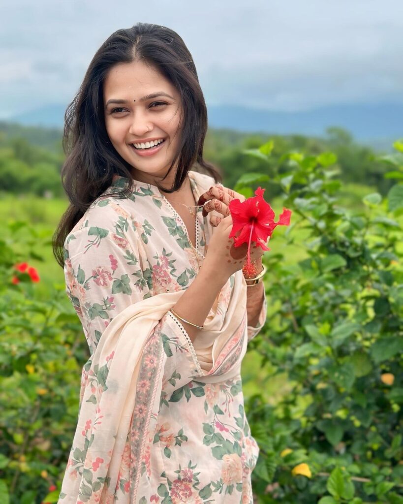 "मुंग्या लागतील तुला, इतकी गोड दिसतेस", तुम्ही पाहिलेत का हे गौतमी चे गोड फोटो "मुंग्या लागतील तुला, इतकी गोड दिसतेस", तुम्ही पाहिलेत का हे गौतमी चे गोड फोटो
